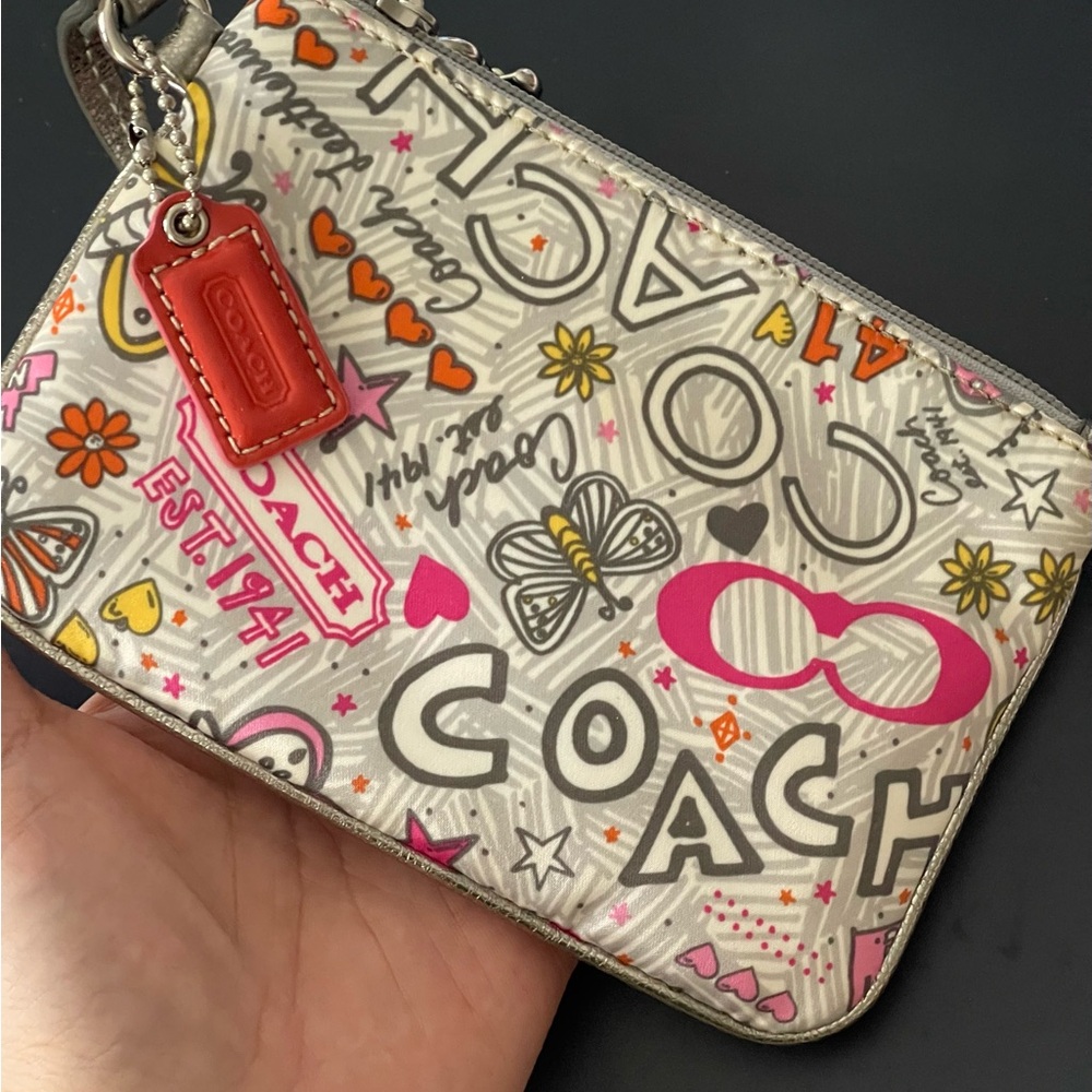Coach vintage Poppy Graphic Wristlet